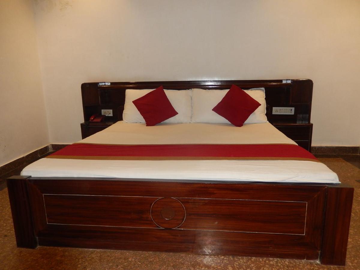 White House Tourist Lodge New Delhi Exteriör bild